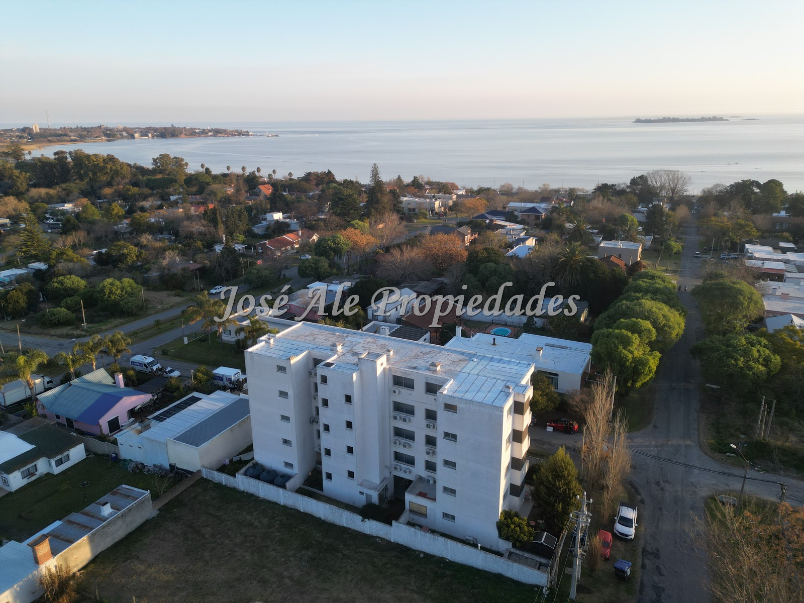 Imagen 2 de Hermoso apartamento de 1 dormitorio, ubicado a pocas cuadras de la Rambla Costanera, Colonia.