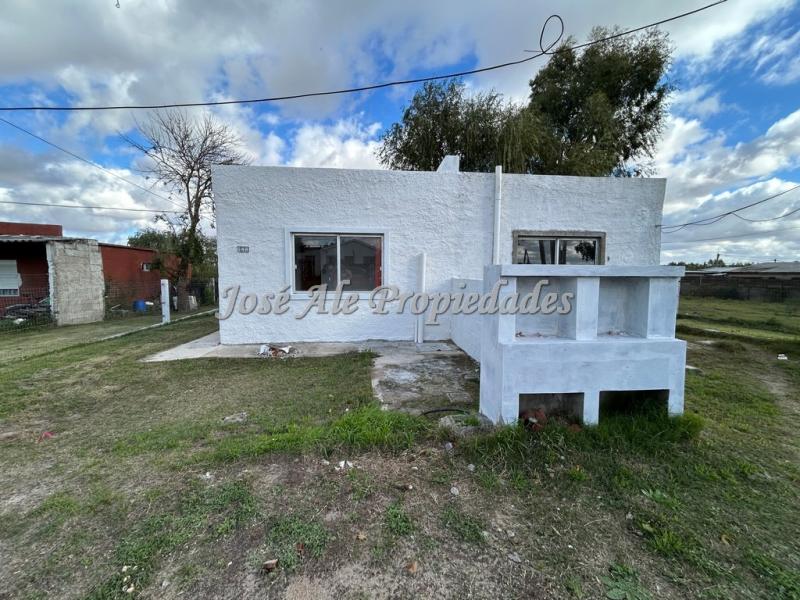 Se financia Casa en PH reciclada a estrenar, 1 dormitorio ubicada en el General, Colonia.