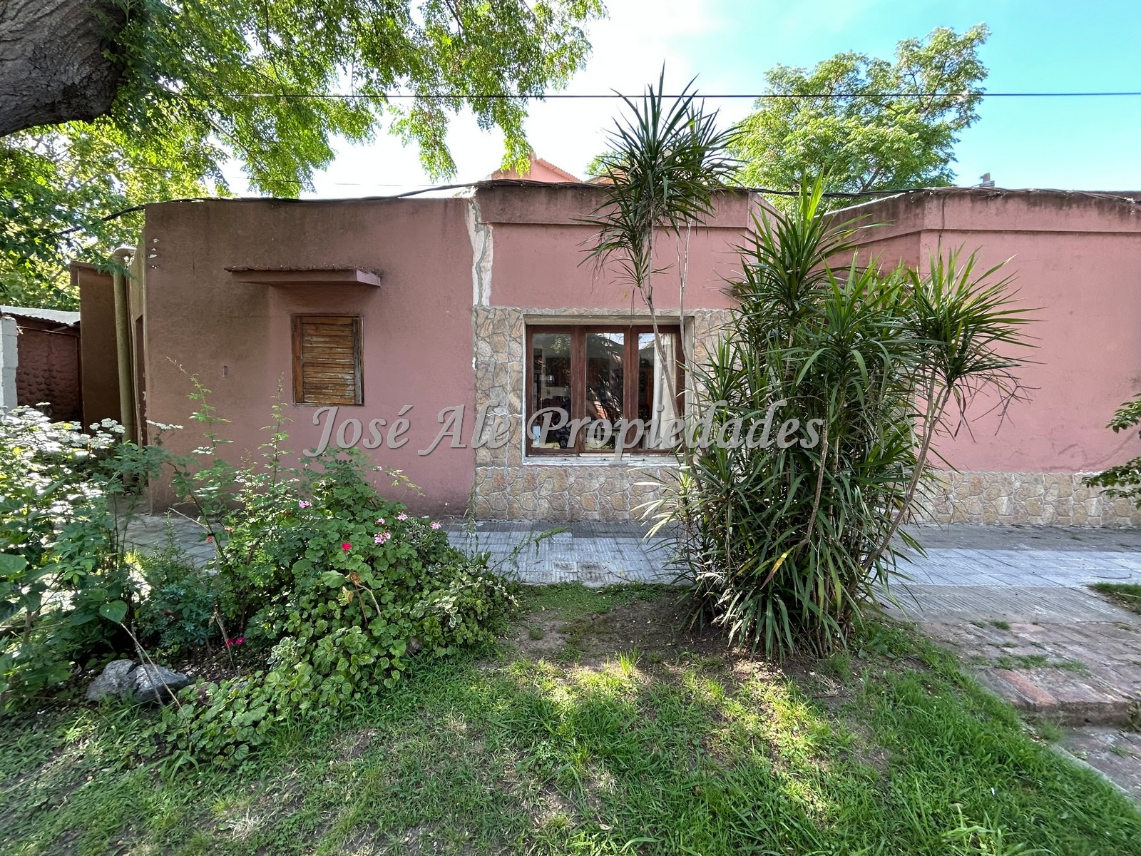 Imagen 3 de Casa con 2 apartamentos independientes.