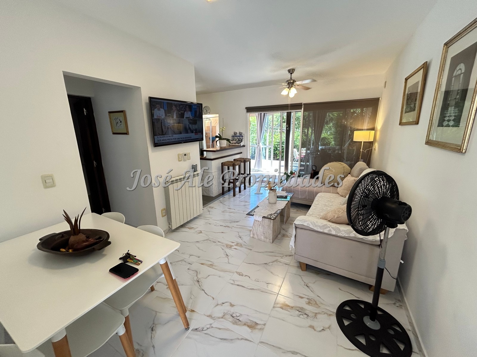 Imagen 2 de Hermoso apartamento de 1 dormitorio ubicado en el Real de San Carlos, próximo a la Rambla y Playas de Colonia.