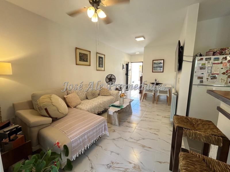 Hermoso apartamento de 1 dormitorio ubicado en el Real de San Carlos, próximo a la Rambla y Playas de Colonia.