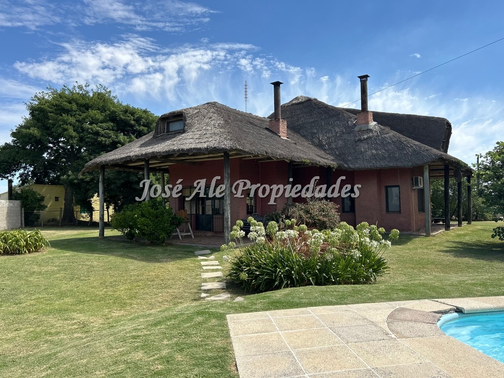 Imagen 2 de Casa ubicada en el Real de San Carlos a 5 km del centro de la ciudad de Colonia del Sacramento.