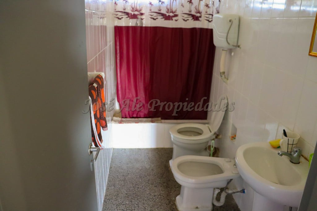 Imagen 4 de Vivienda ubicada en Complejo Habitacional INVE estratégicamente a pasos de todos los servicios.