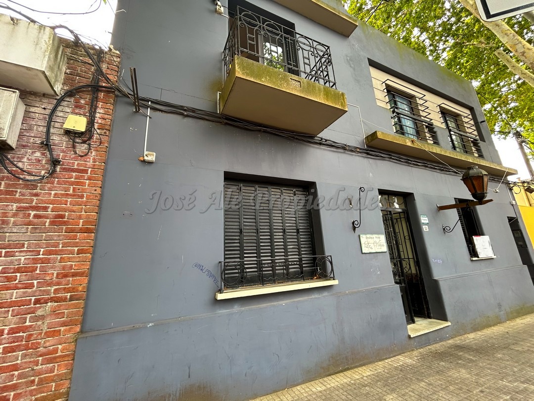 Imagen 1 de Destacada posada con ambientes de estilo colonial en Colonia del Sacramento.