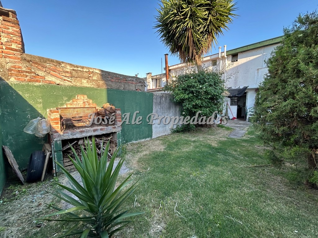 Imagen 10 de Vivienda ubicada en Avda. principal en el Real de San Carlos, a pocas cuadras de la Rambla Costanera y playas de Colonia.