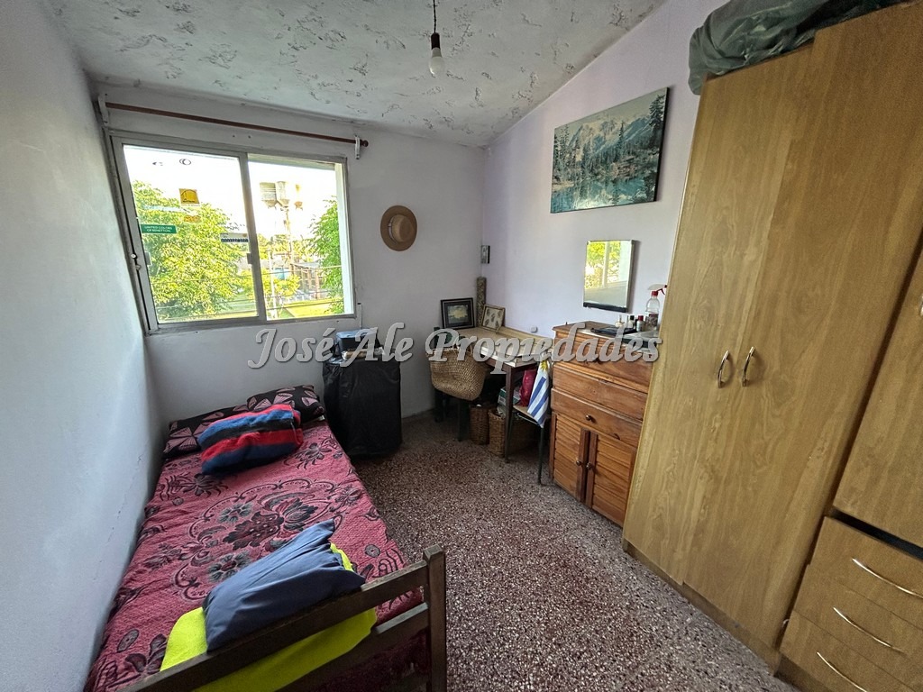 Imagen 7 de Vivienda ubicada en Avda. principal en el Real de San Carlos, a pocas cuadras de la Rambla Costanera y playas de Colonia.