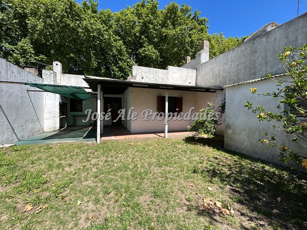 Imagen 9 de EN VENTA Casa de 2 dormitorios ubicada en pleno centro, a 2 cuadras de la Ciudad Vieja de Colonia.