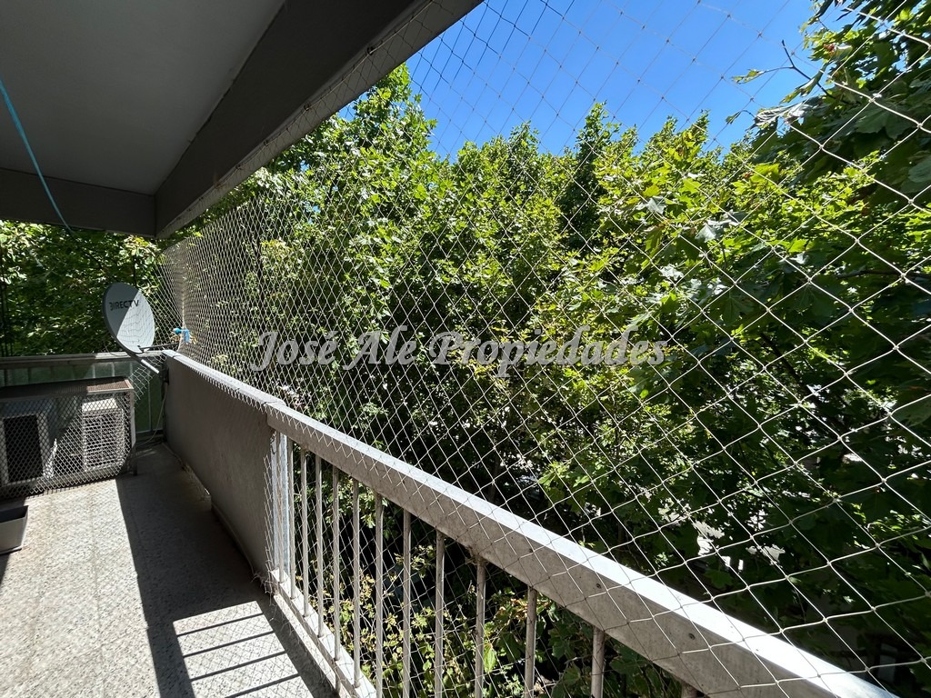 Imagen 2 de Hermoso apartamento de 3 dormitorios y 2 baños, ubicado en Avda. Principal de Colonia del Sacramento.