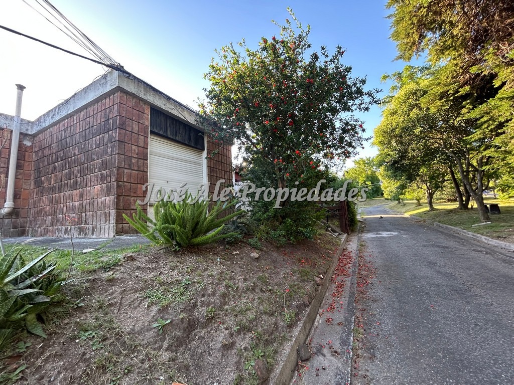 Imagen 3 de Oportunidad Proponga Vivienda ubicada en el Real de San Carlos, a cuadras de la Rambla y playas de Colonia.