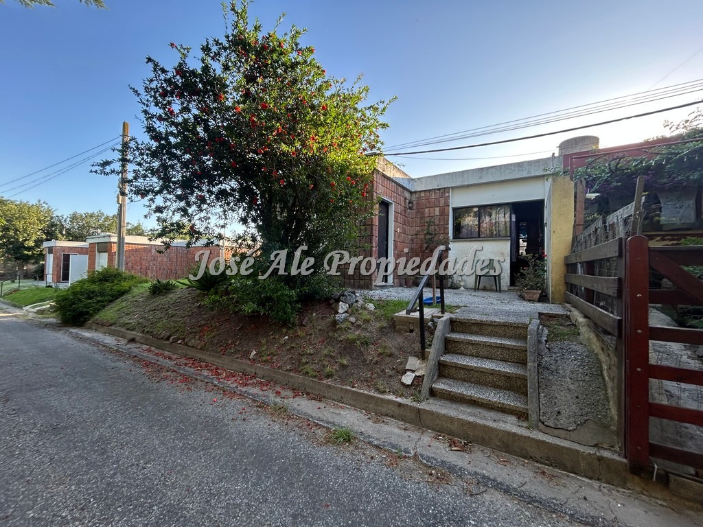 Imagen 6 de Oportunidad Proponga Vivienda ubicada en el Real de San Carlos, a cuadras de la Rambla y playas de Colonia.