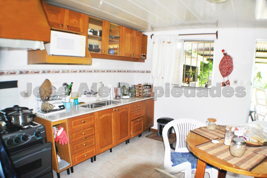 Imagen 6 de Magnífica propiedad en zona residencial a metros de Rambla Costanera y Playas de Colonia del Sacramento.