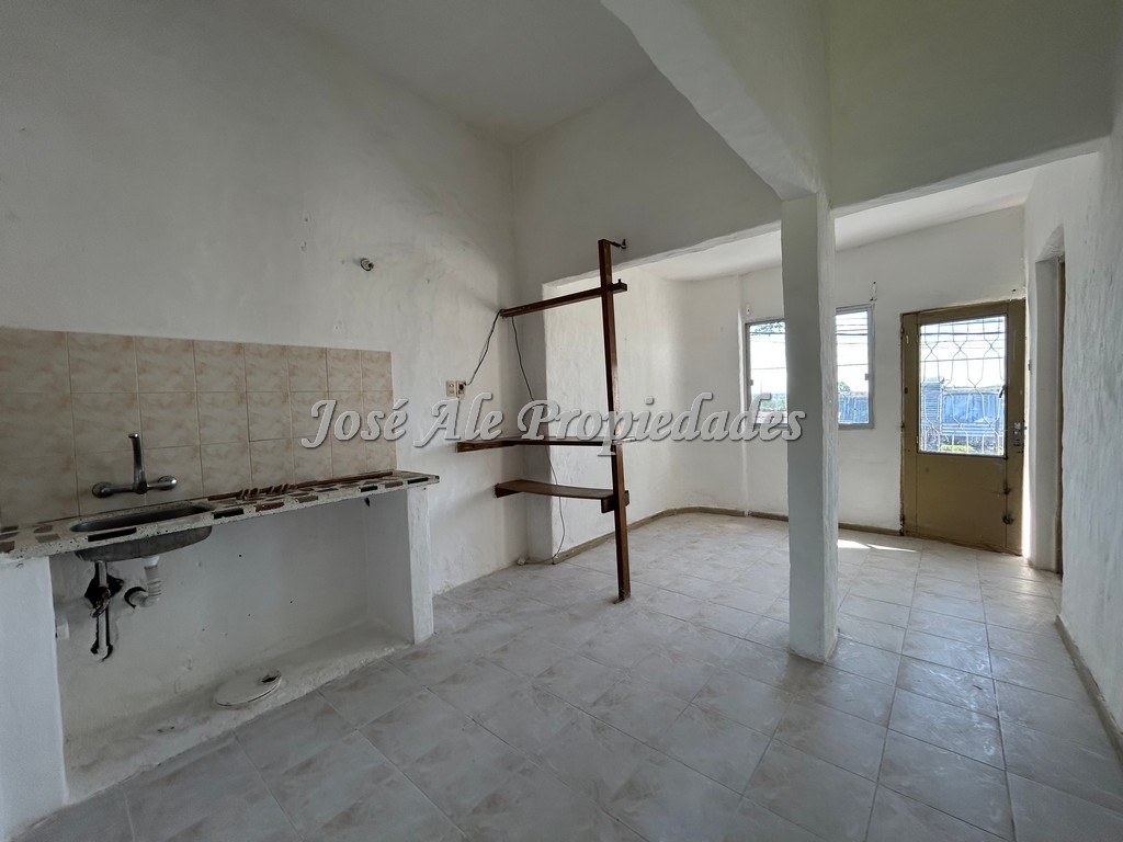 Imagen 5 de ¡OPORTUNIDAD DE INVERSIÓN! ! 2 Casas en PH  ubicadas a una cuadra de Av. principal Baltasar Brum.