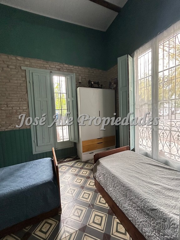 Imagen 8 de OPORTUNIDAD! NUEVO PRECIO! Casa + duplex en barrio Pueblo Nuevo. Combina estilo ingles con comodidades moderas.