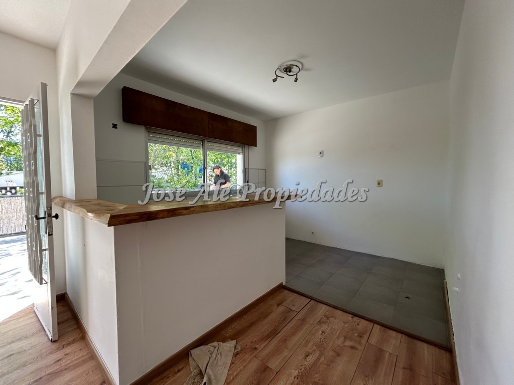 Imagen 4 de Hermoso apartamento ubicado en el centro de la ciudad, muy próximo al Puerto Comercial y Ciudad Vieja.