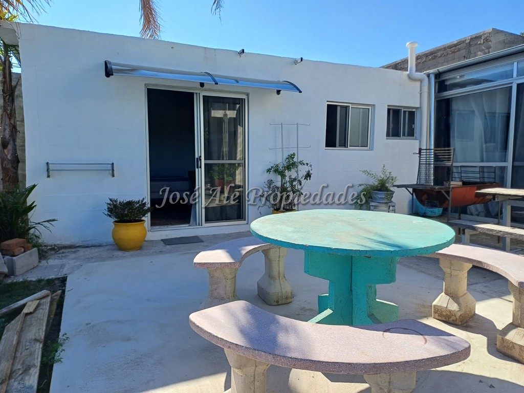 Imagen 1 de Monoambiente amoblado ubicado en el Real de San Carlos, próximo a los centros de estudios.