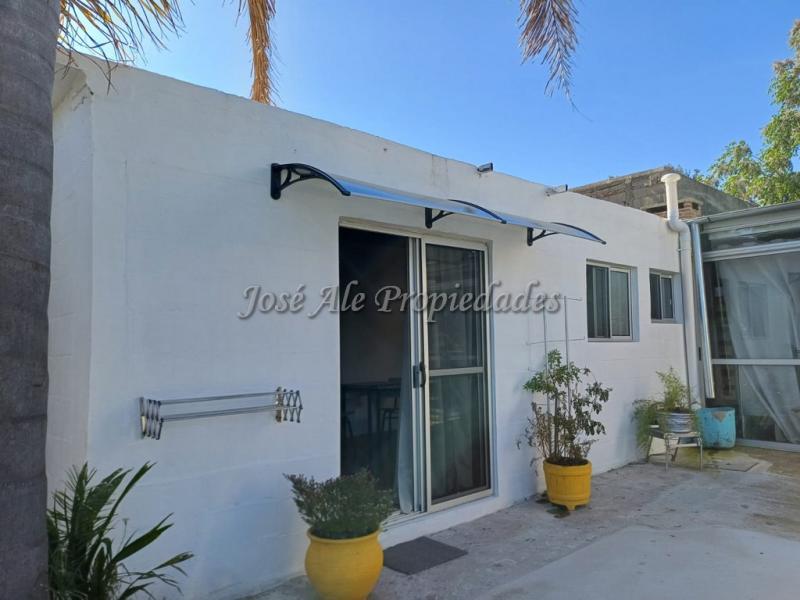 Monoambiente amoblado ubicado en el Real de San Carlos, próximo a los centros de estudios.