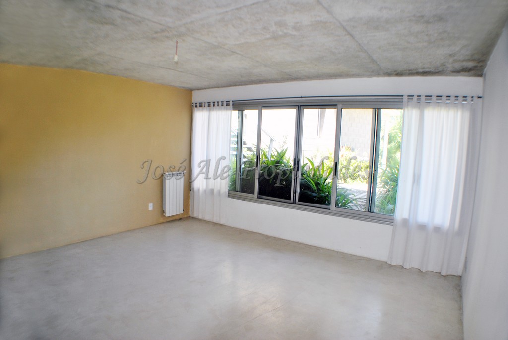 Imagen 2 de Apartamento de 1 dormitorio, ubicado a pocas cuadras de la Rambla y playas de Colonia.