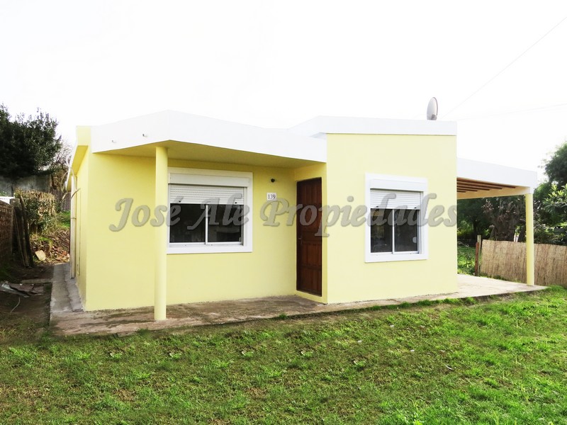 Imagen 1 de Propiedad ubicada a 150 de Rambla Costanera por calle José Enrique Rodó, hermosa zona tranquila y balnearia, próxima a todos los servicios.