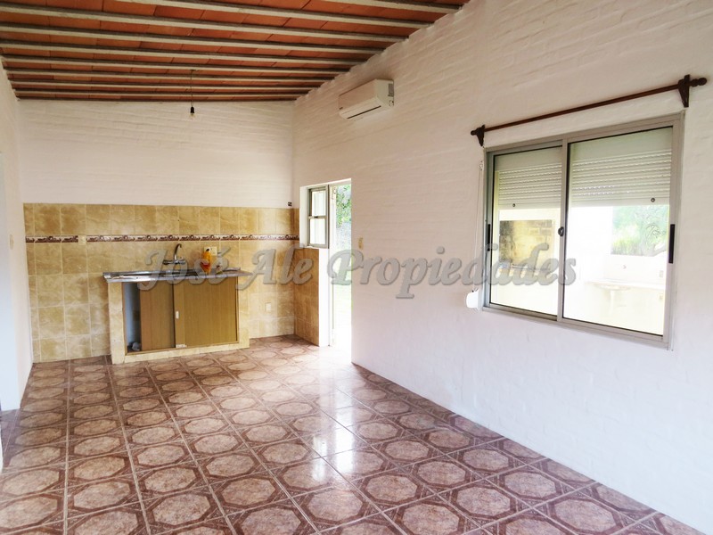 Imagen 4 de Propiedad ubicada a 150 de Rambla Costanera por calle José Enrique Rodó, hermosa zona tranquila y balnearia, próxima a todos los servicios.