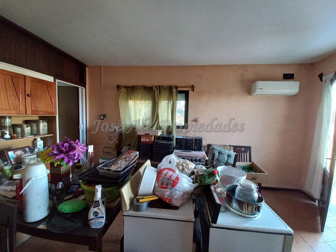 Imagen 5 de Casa ubicada a pocas cuadras de la Rambla Costanera y playas de Colonia.