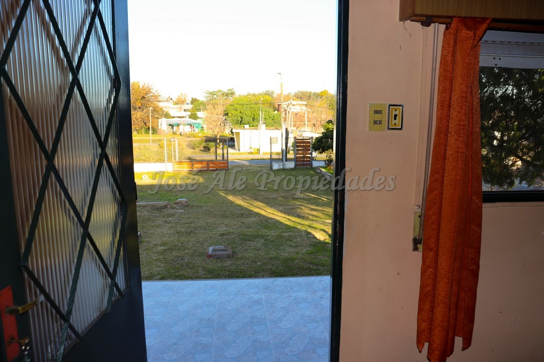 Imagen 8 de Casa ubicada a pocas cuadras de la Rambla Costanera y playas de Colonia.