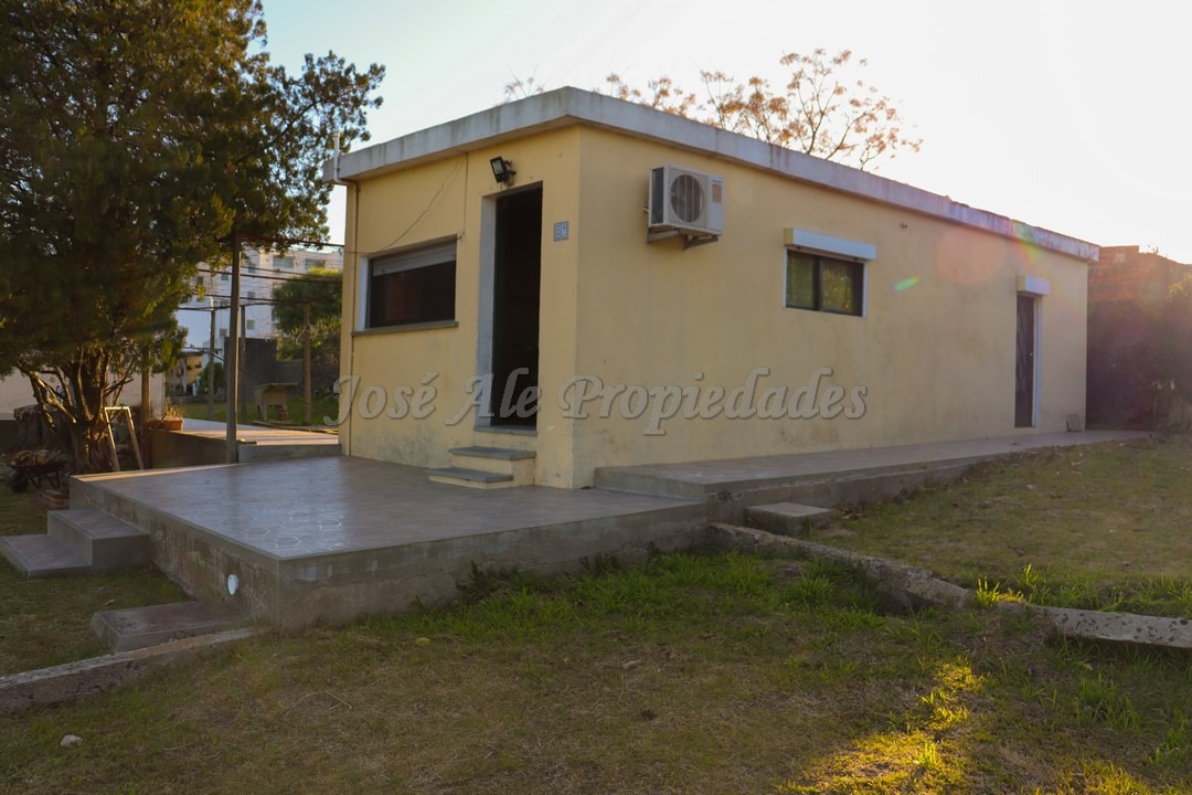 Imagen 9 de Casa ubicada a pocas cuadras de la Rambla Costanera y playas de Colonia.