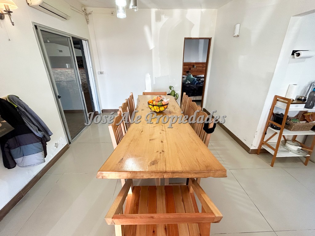 Imagen 4 de Casa ubicada en el Real de San Carlos, a pocas cuadras de la Ruta 21.