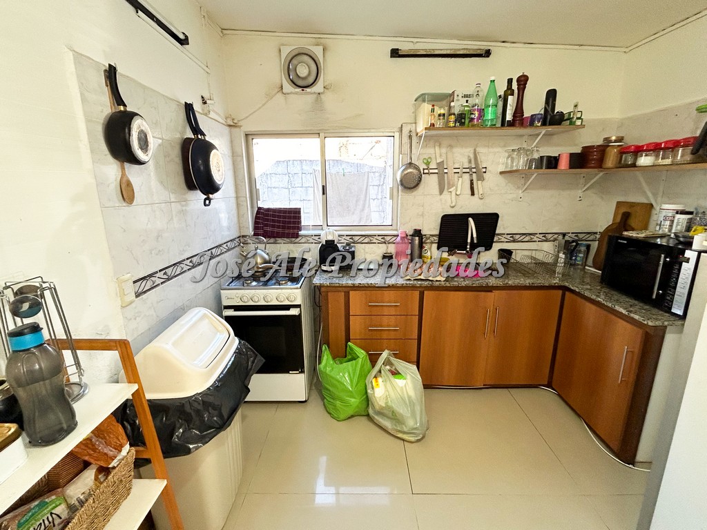 Imagen 5 de Casa ubicada en el Real de San Carlos, a pocas cuadras de la Ruta 21.