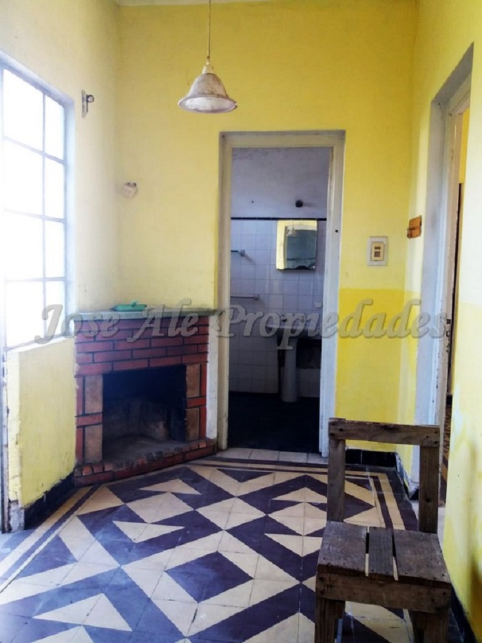 Imagen 2 de Propiedad en esquina con excelente ubicación a paso de todo