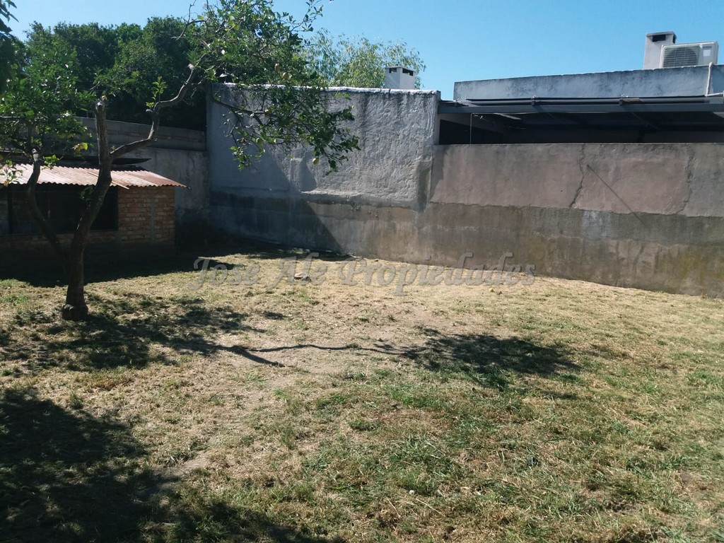 Imagen 4 de Propiedad en esquina con excelente ubicación a paso de todo