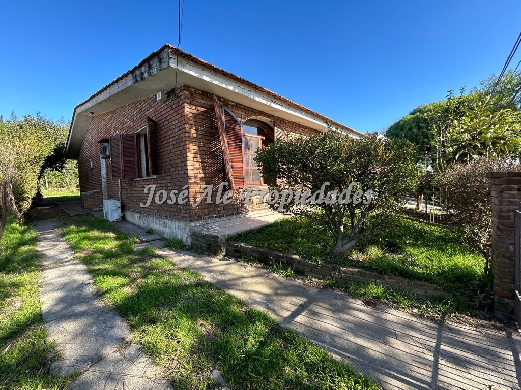 Imagen 1 de EN ALQUILER Exclusiva casa ubicada en el Real de San Carlos, a pocas cuadras de los centros de estudios.