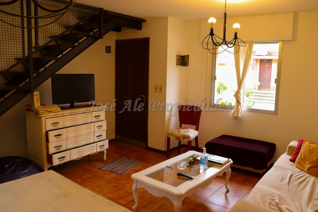 Imagen 4 de Hermosa vivienda ubicada en complejo sobre calle Zitarrosa, a metros de Rambla y playas de Colonia del Sacramento.