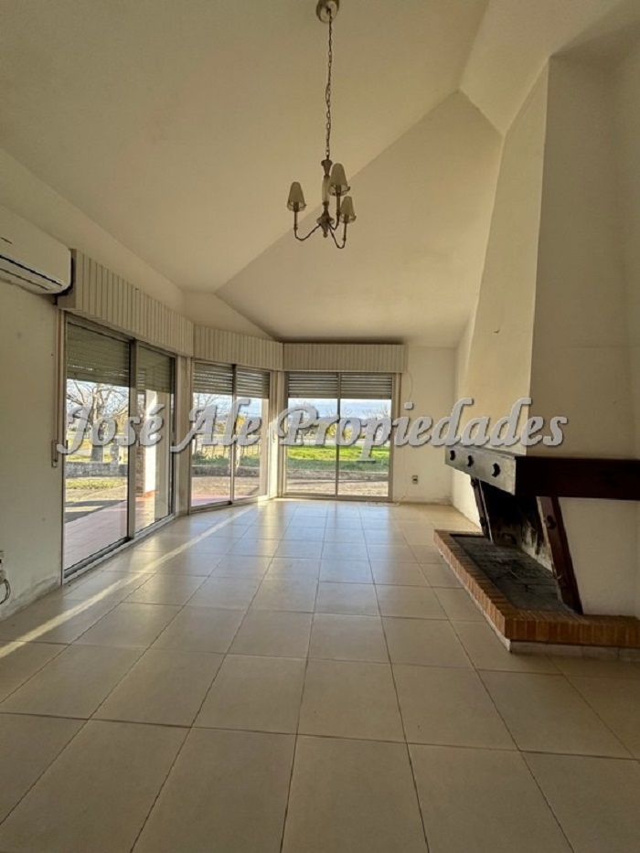 Imagen 5 de Casa ubicada a metros de la Rambla Costanera de Colonia del Sacramento.