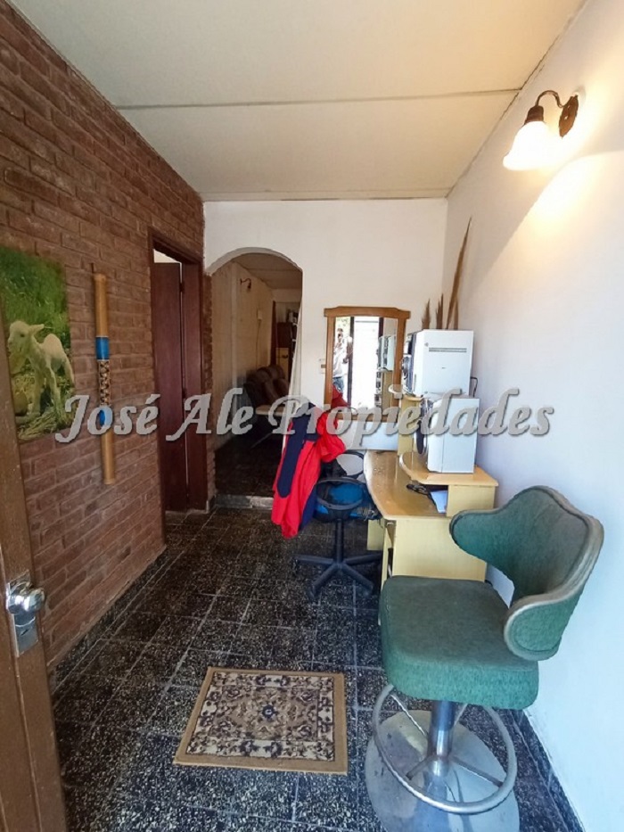 Imagen 3 de Casa ubicada a 3 cuadras de la Rambla Costanera y a 50m de la zona de 2 avenidas.