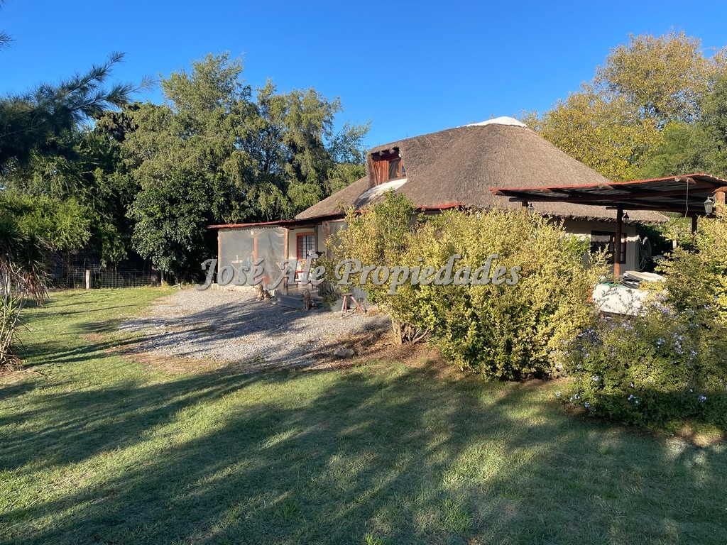 Imagen 2 de Casa ubicada próxima a la Bodega Bernardi a pocos minutos del centro de la ciudad de Colonia.