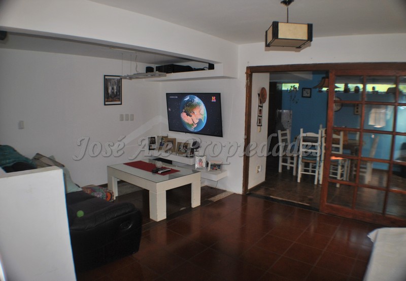 Imagen 7 de Hermosa vivienda ubicada en complejo sobre calle Zitarrosa, a metros de Rambla y playas de Colonia del Sacramento.