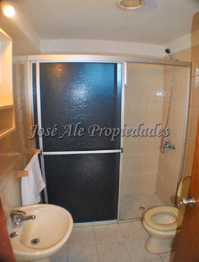 Imagen 5 de Casa ubicada en el Real de San Carlos, próxima a la renovada Plaza de Toros.