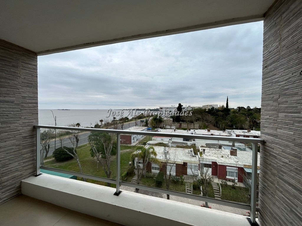 Imagen 3 de Espectacular monoambiente en edificio residencial frente al Rio de la Plata.