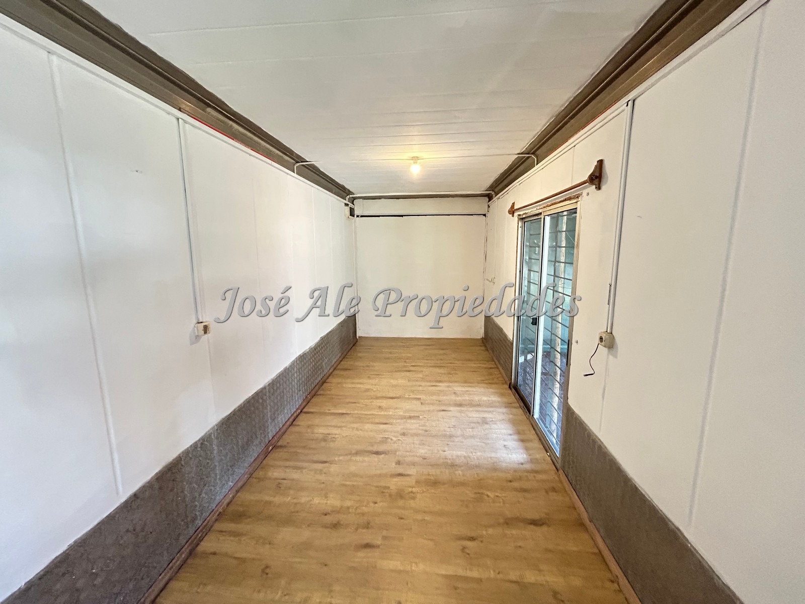 Imagen 1 de Monoambiente ubicado en el Real de San Carlos, Colonia.