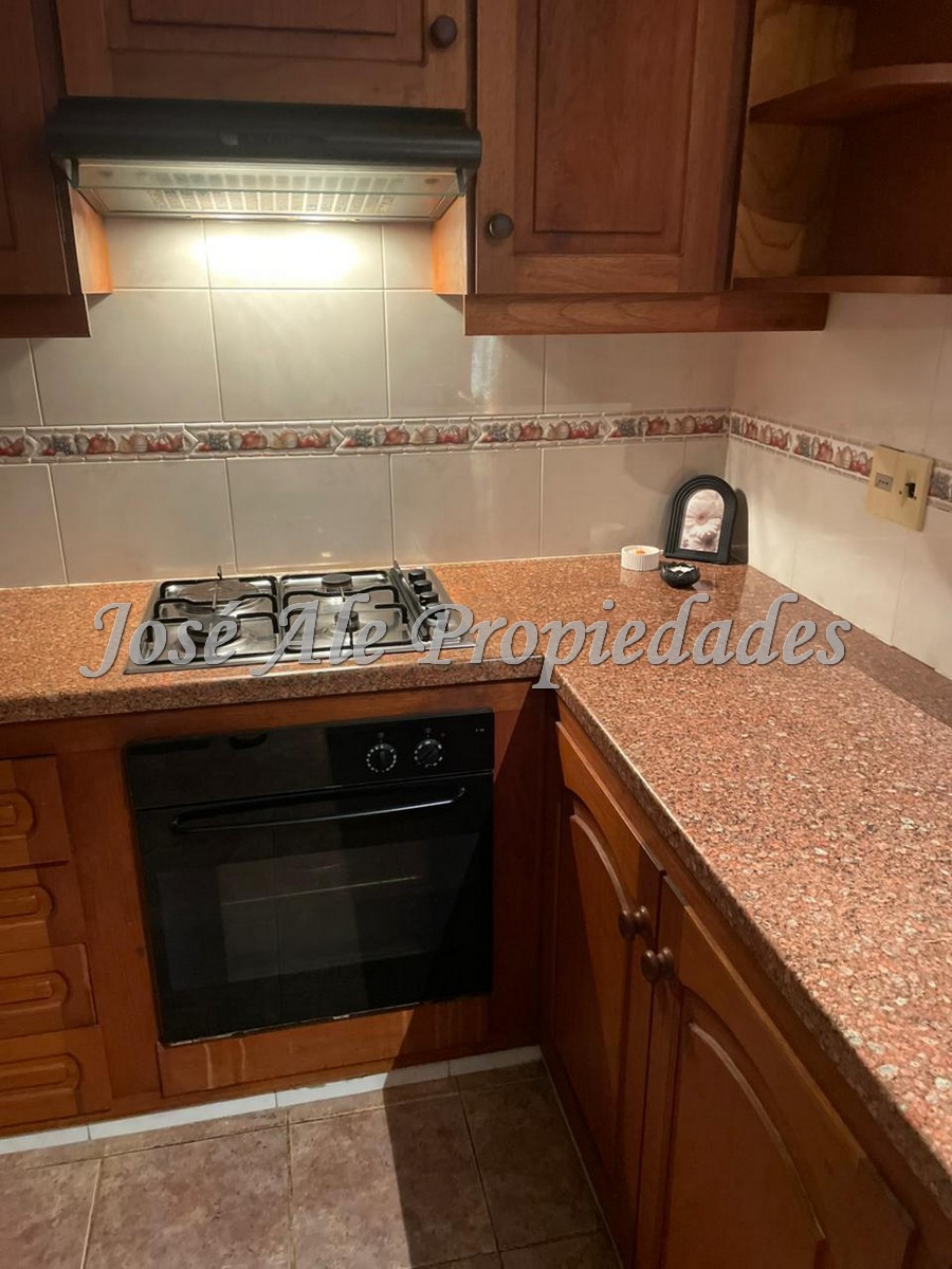 Imagen 1 de Local Comercial en PB y Apto de 2 dormitorios en PA, ubicados en esquina en Pueblo Nuevo, a metros del Shopping de Colonia.