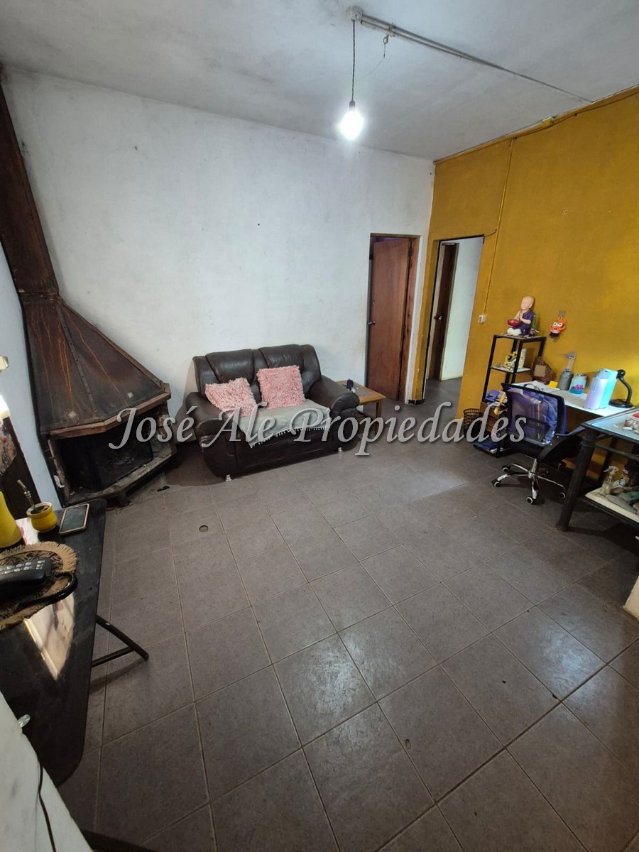 Imagen 4 de Casa con gran terreno en el Real de San Carlos con fácil acceso, por ruta 21.