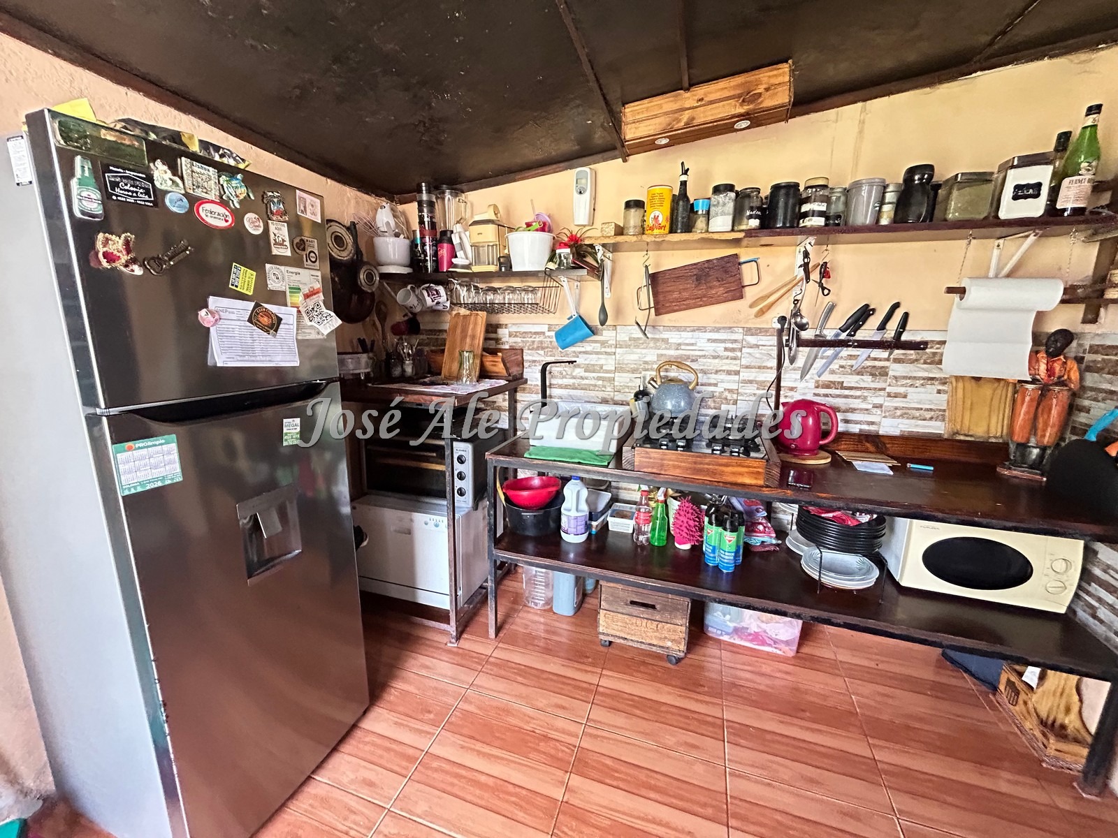 Imagen 6 de Casa de 2 dormitorios, de buen predio, ubicada en barrio El General, Colonia.