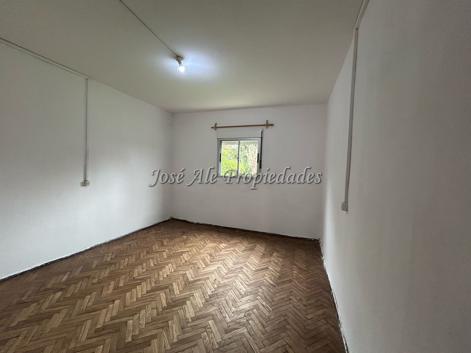 Imagen 5 de NUEVO PRECIO!! Casa ubicada en zona dos avenidas, a 200 mts de la Rambla, acepta propiedad como parte de pago.