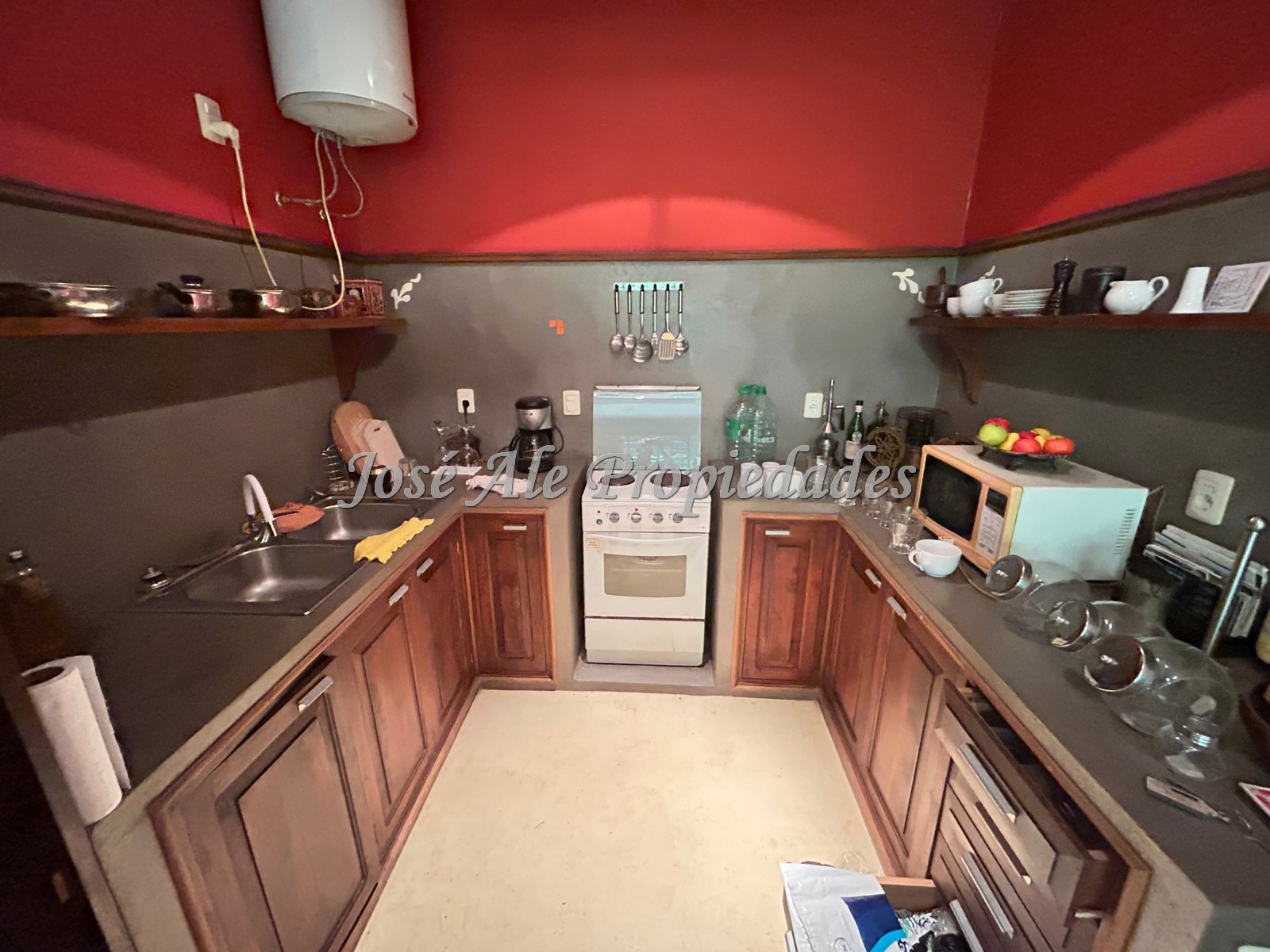 Imagen 7 de Casa de 3 dormitorios, de estilo colonial.