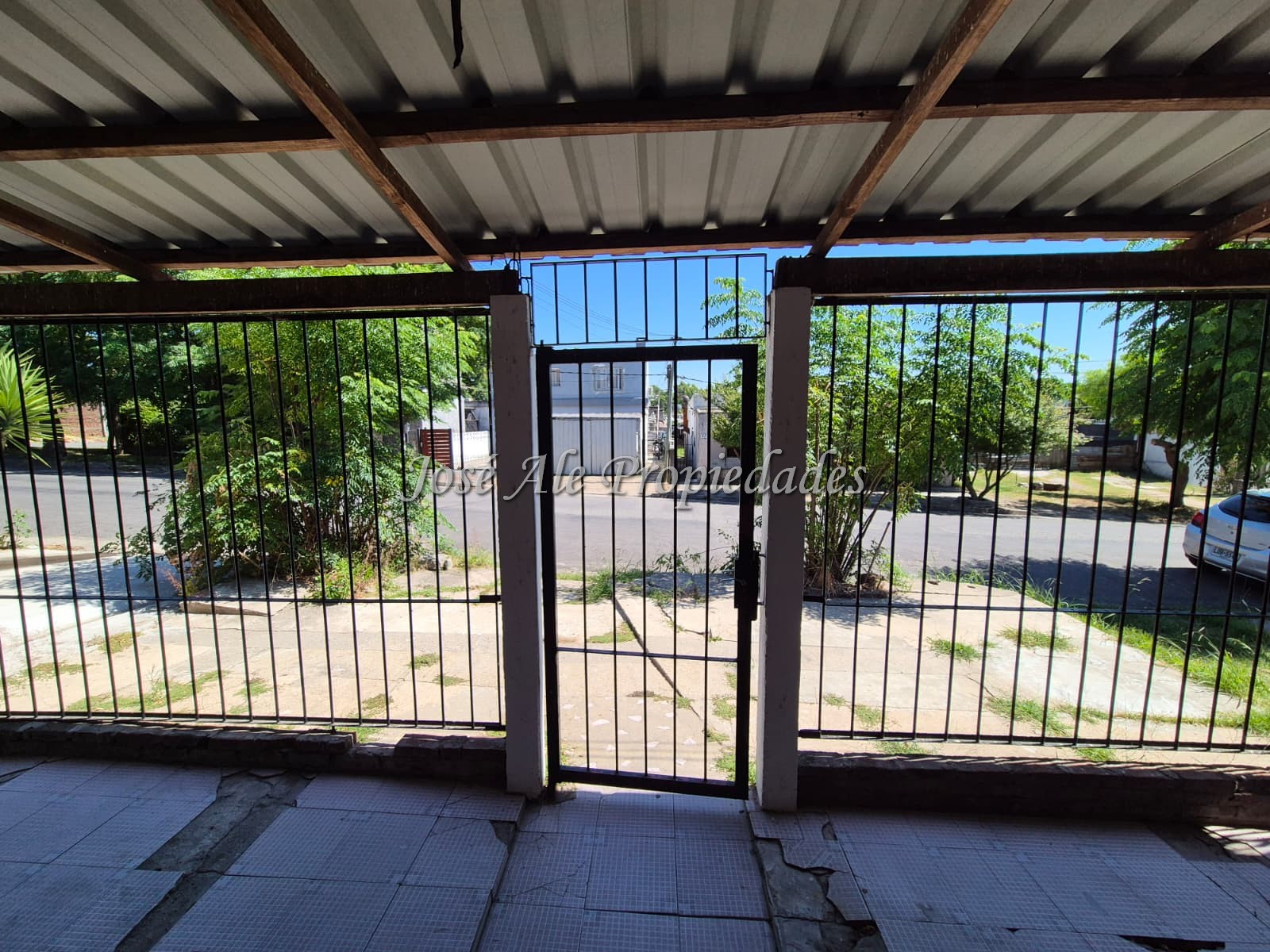 Imagen 1 de Casa de 2 dormitorios, ubicada a pocas cuadras de la Av Aparicio Saravia, Colonia.