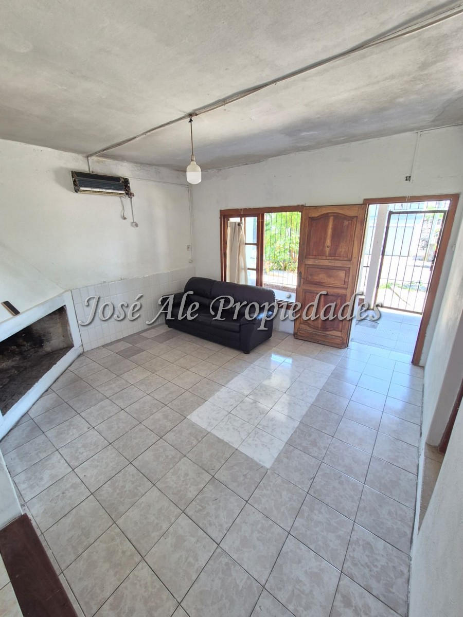 Imagen 3 de Casa de 2 dormitorios, ubicada a pocas cuadras de la Av Aparicio Saravia, Colonia.