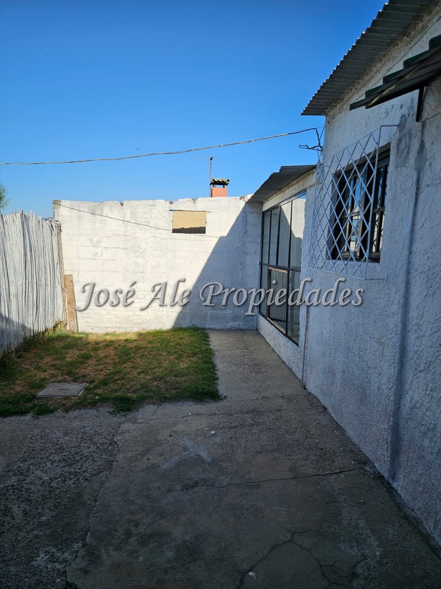 Imagen 3 de Apartamento al fondo, con frente individual cerrado.