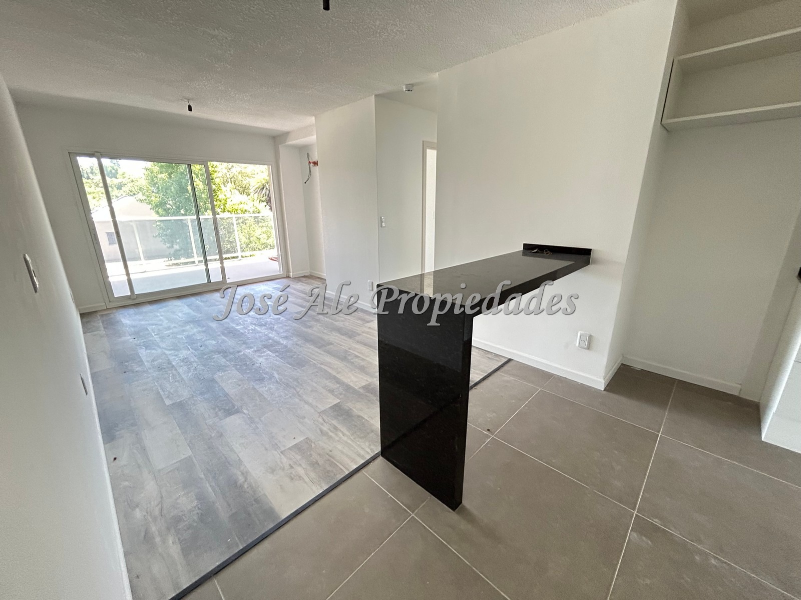 Imagen 3 de Apartamento de 2 dormitorios a estrenar frente a la Rambla y playas de Colonia.