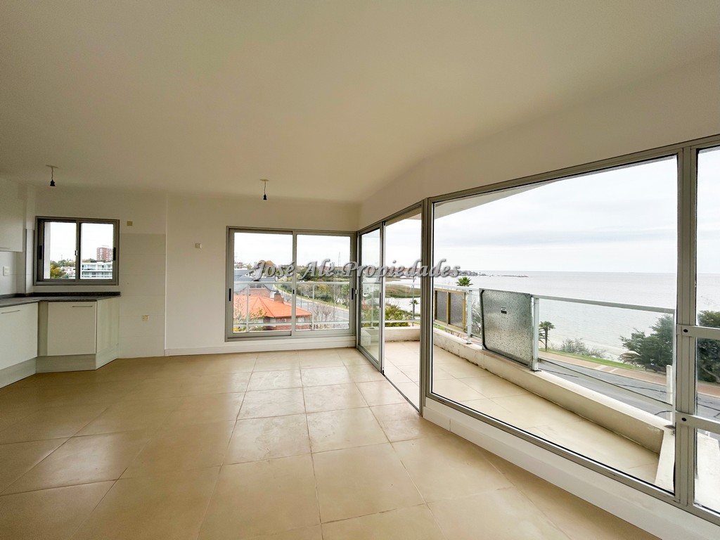 Imagen 3 de Espectacular apartamento de un dormitorio en edificio residencial frente al Rio de la Plata.