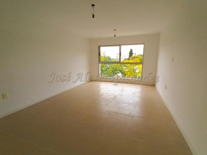 EN VENTA Espectacular monoambiente en edificio residencial frente al Rio de la Plata.